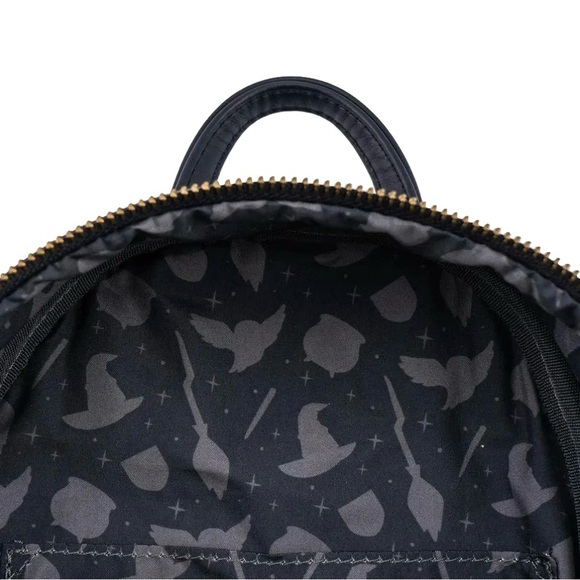 ✨?NWT Loungefly Harry Potter Diagon Alley Sequin Accented Navy Mini Backpack✨? main image 5